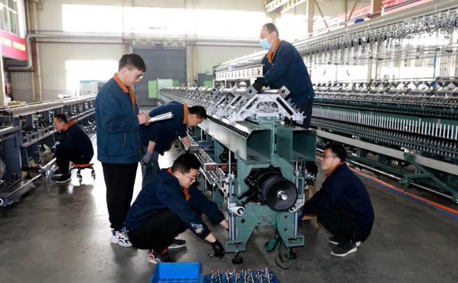 請黨放心,強(qiáng)國有我! 紡織青年以普通機(jī)械設(shè)備安裝服務(wù)書寫最美芳華